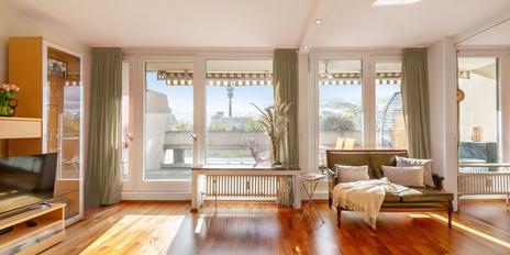 Ein Stück Architekturgeschichte: 4-Zimmer-Wohnung mit Süd-Balkon im Olympiadorf