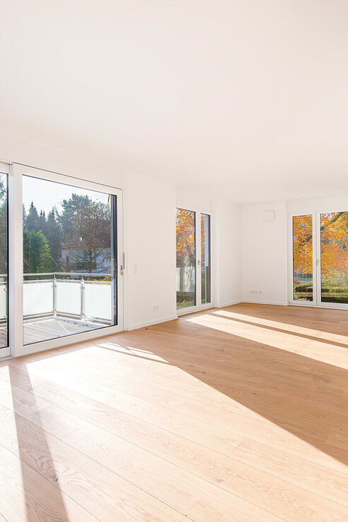 Wohn- Essbereich mit Südbalkon