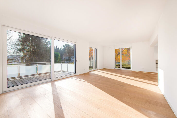 Wohn- Essbereich mit Südbalkon