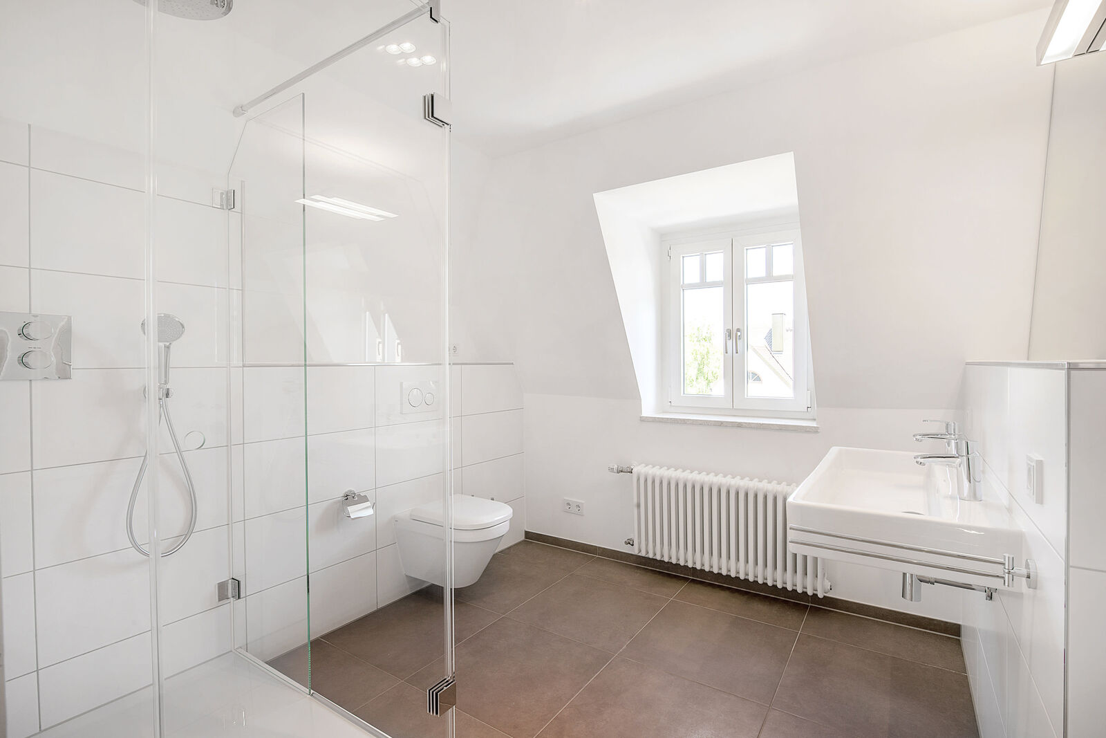 Modernes Tageslichtbad