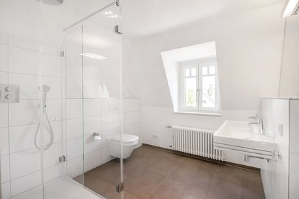 Modernes Tageslichtbad