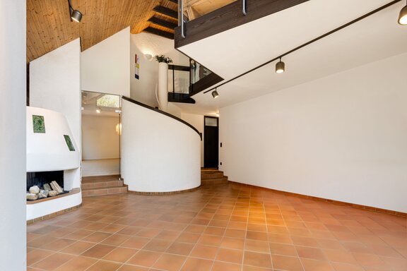 Living area with an open fireplace