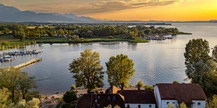 Exclusive lakeside property with restaurant and hotel business - potential for extension or new development