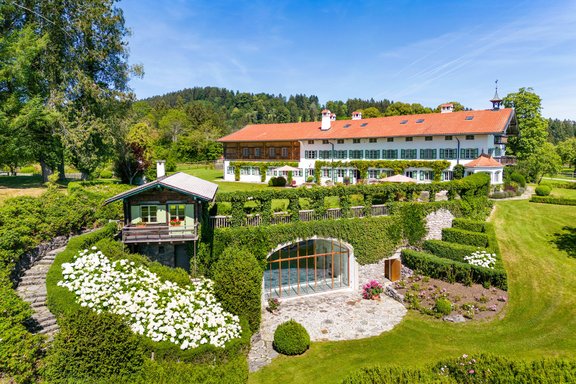 Repräsentatives Hauptgebäude