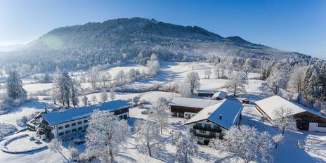 Unique property south of Munich: Spectacular country estate with riding facilities and indoor swimming pool