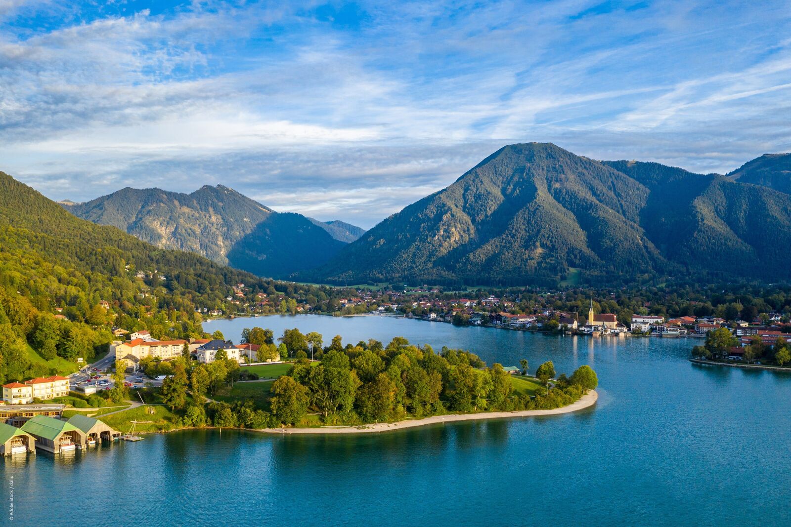 Tegernsee vor beeindruckender Bergkulisse