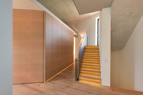 Ankleide mit Treppenhaus