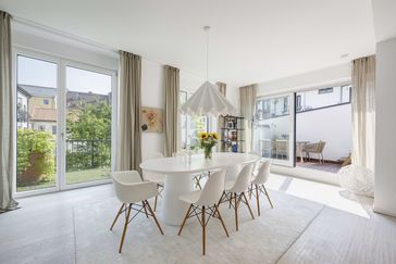 Objektvideo ansehen: Einzigartig: Vielseitige und ruhige City-Villa mit Dachterrassen und Balkonen nahe dem Gärtnerplatz