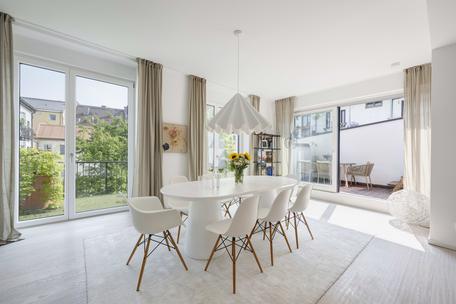 Unique: Versatile and quiet city villa with roof terraces and balconies near Gärtnerplatz