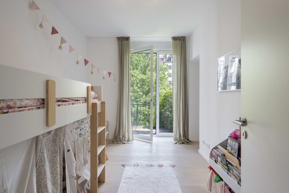 Kinderzimmer mit Balkon