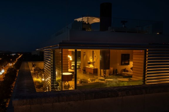Penthouse bei Nacht