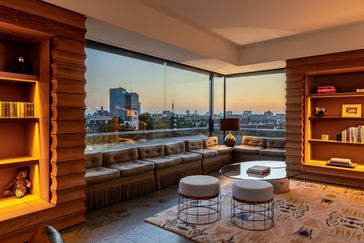 Objektvideo ansehen: Einzigartiges Penthouse am Englischen Garten mit Panoramablick über München und die Alpen