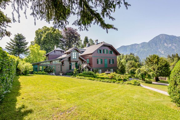 Haupthaus vom Garten gesehen