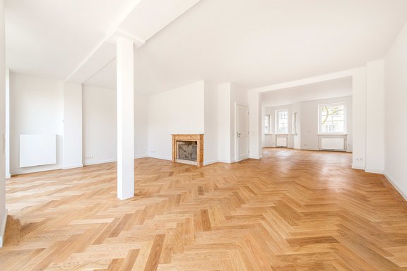 Wohn- Essbereich mit Kamin