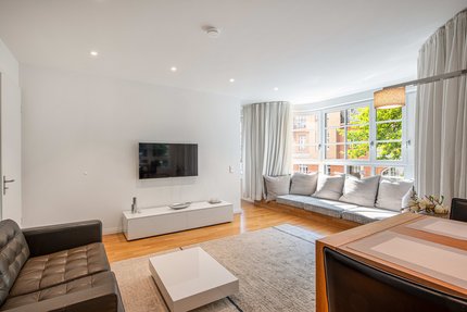 Wohnzimmer mit zeitlos  elegantem Mobiliar