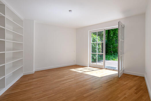 Schlafzimmer mit Gartenzugang