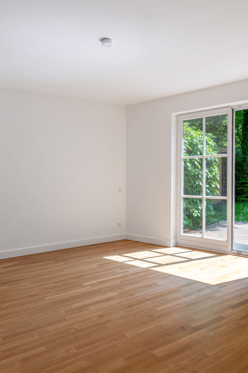 Schlafzimmer mit Gartenzugang