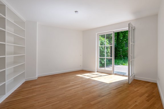 Schlafzimmer mit Gartenzugang