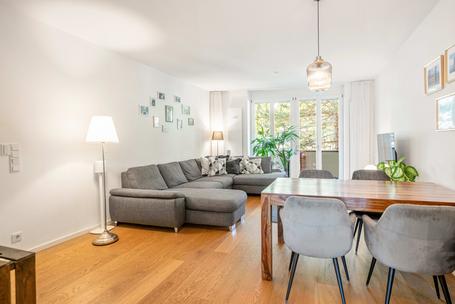 Elegante 2-Zimmer-Wohnung mit Loggia und Neubau-Flair