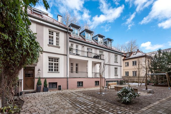 Ruhige, abgeschirmte Hoflage