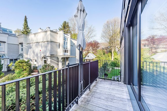 Balcony with south exposure