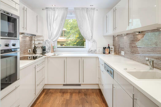 Fitted kitchen