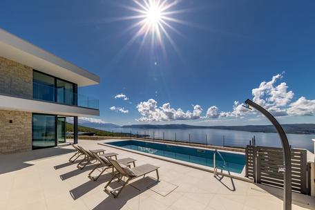 Elegante Designvilla mit spektakulärem Meerblick an der Crikvenica Riviera