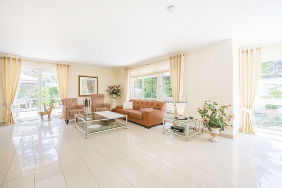 Lichtdurchfluteter Wohnbereich