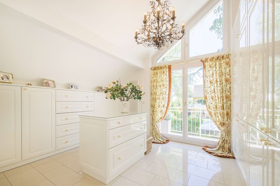 Maßgefertigte Ankleide