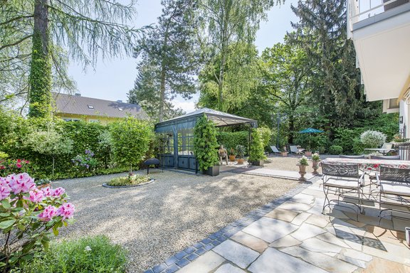 Zauberhaft angelegter Garten