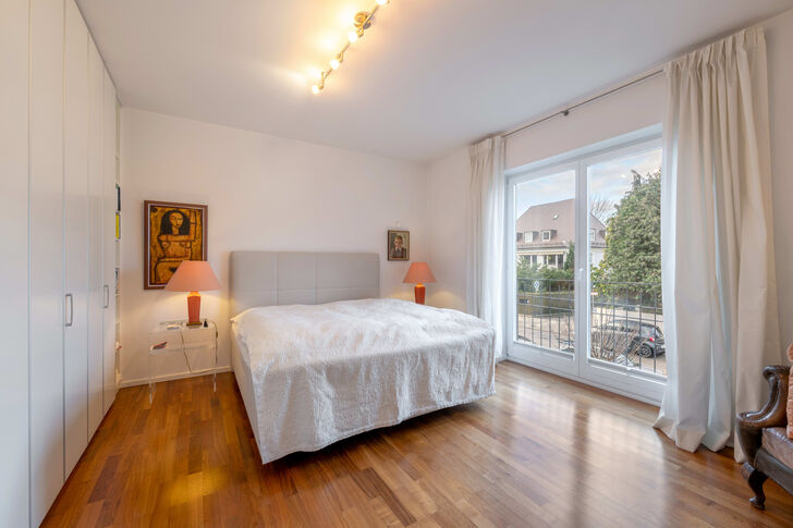 Schlafzimmer mit Einbauschrank