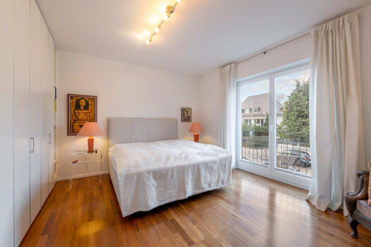 Bedroom with built-in wardrobe