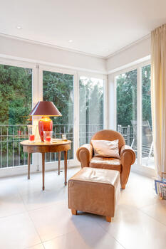 Glass bay window in conservatory style
