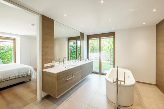 Luxurious master suite