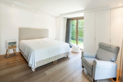Quiet master bedroom