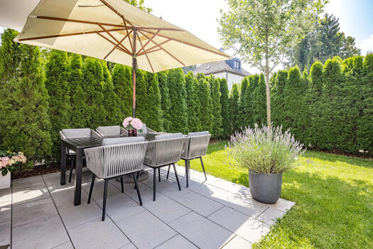 Sonnige Terrasse