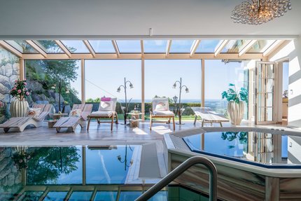 Ruhebereich mit Blick ins Tal