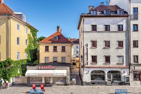 Ensemble mit Wohn-, Gewerbe- und Ladenflächen in Toplage