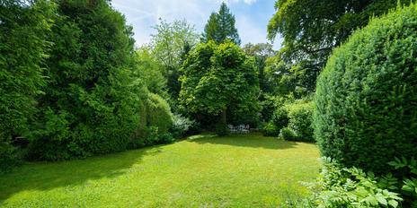Entschleunigung und Ruhe: Baugrundstück von 1.775 m² in grüner Waldrandlage