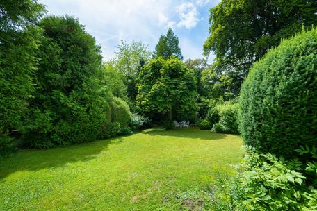 Entschleunigung und Ruhe: Baugrundstück von 1.775 m² in grüner Waldrandlage