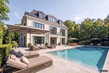A slower pace and tranquility: 1,775 m² building lot on the edge of a green forest