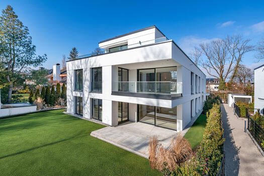 Hochklassige Neubau-Villa