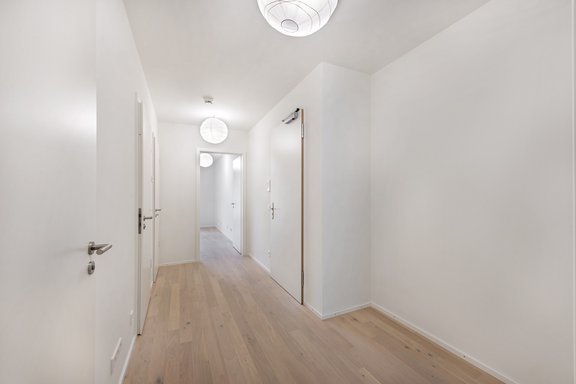 Hallway with oak floorboards