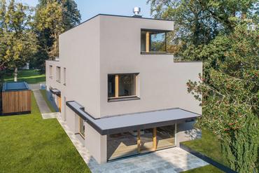 First-time occupancy: architect townhouse with luxurious design furnishings in prime villa location