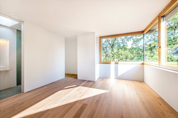 Schlafzimmer im DG mit Duschbad en suite