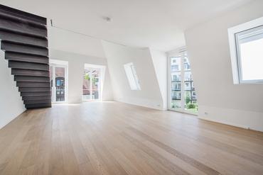 First-time occupancy: Attractive 3-room maisonette apartment with west-facing terrace and elegant fittings