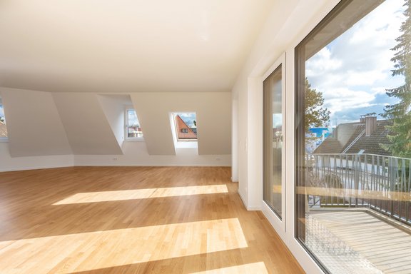 Heller Wohn-/Essbereich