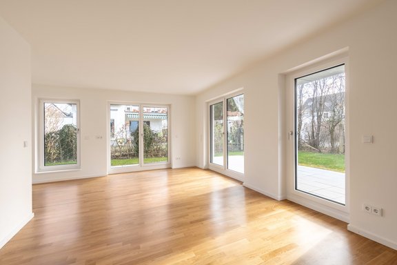 Heller Wohn-/Essbereich