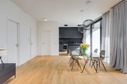 Example: Kitchen with Dining Area