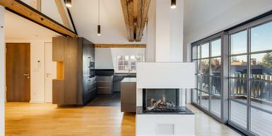 First-time occupancy: attic apartment in top renovated old villa with hobby room